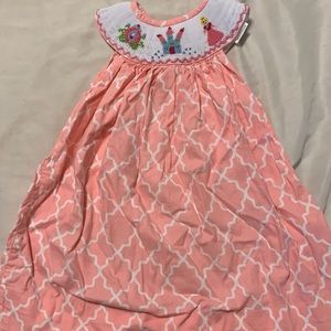 VGUC-Smocked Polkadot dress